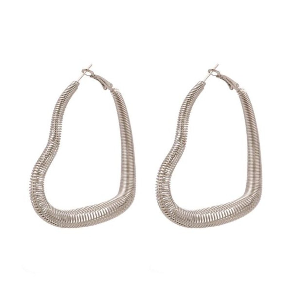 Beautiful Arrangements Special Heart Shape Wiry Silver Dangle Earrings